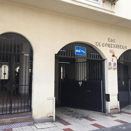 El Cortijuelo. Magnificent Triplex Terraced House With Rooftop Of 18M2, Overlooking The Sea. Parking トレモリノス エクステリア 写真