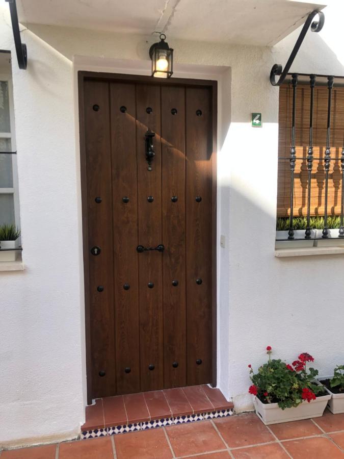 El Cortijuelo. Magnificent Triplex Terraced House With Rooftop Of 18M2, Overlooking The Sea. Parking トレモリノス エクステリア 写真