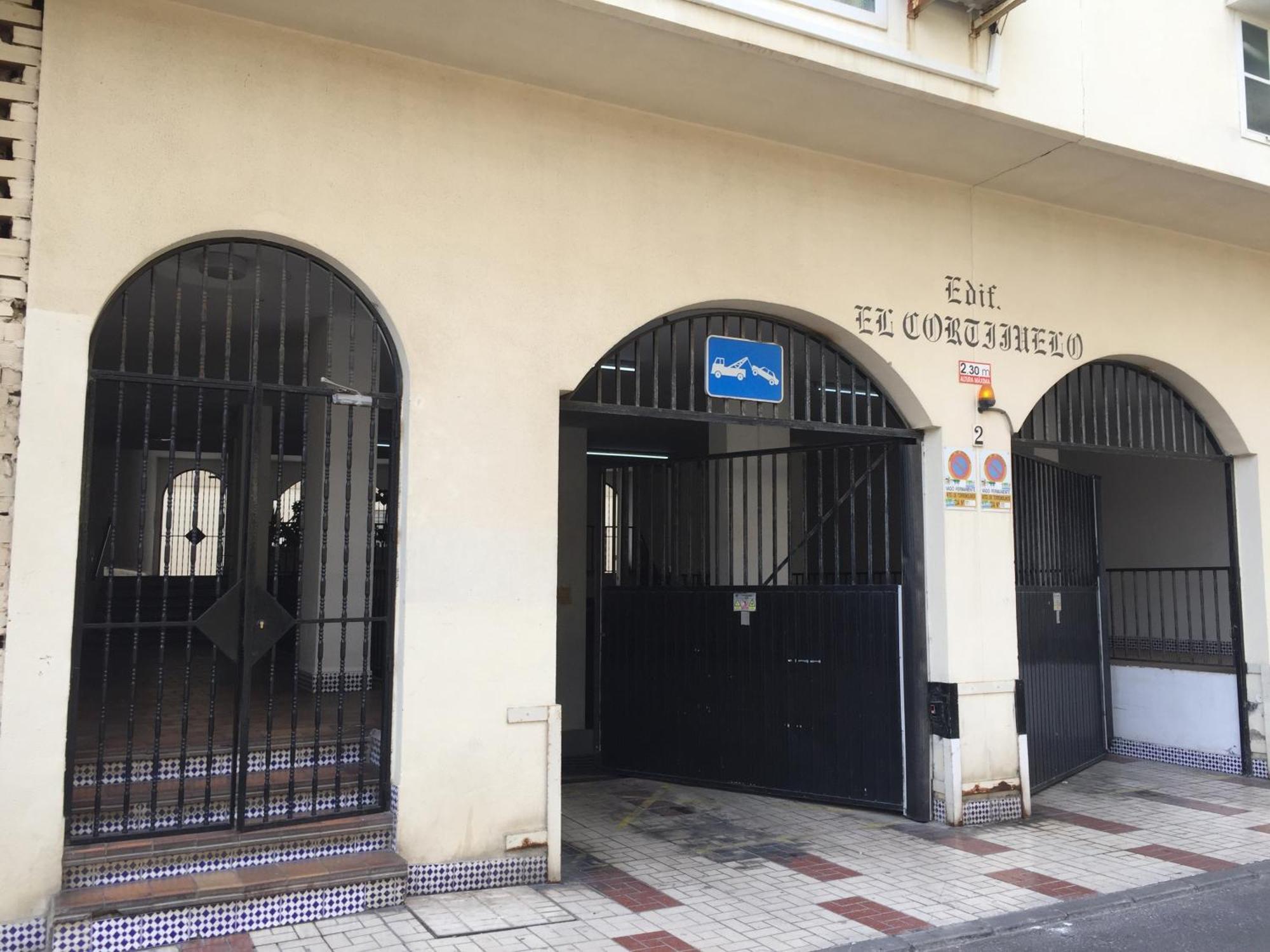 El Cortijuelo. Magnificent Triplex Terraced House With Rooftop Of 18M2, Overlooking The Sea. Parking トレモリノス エクステリア 写真