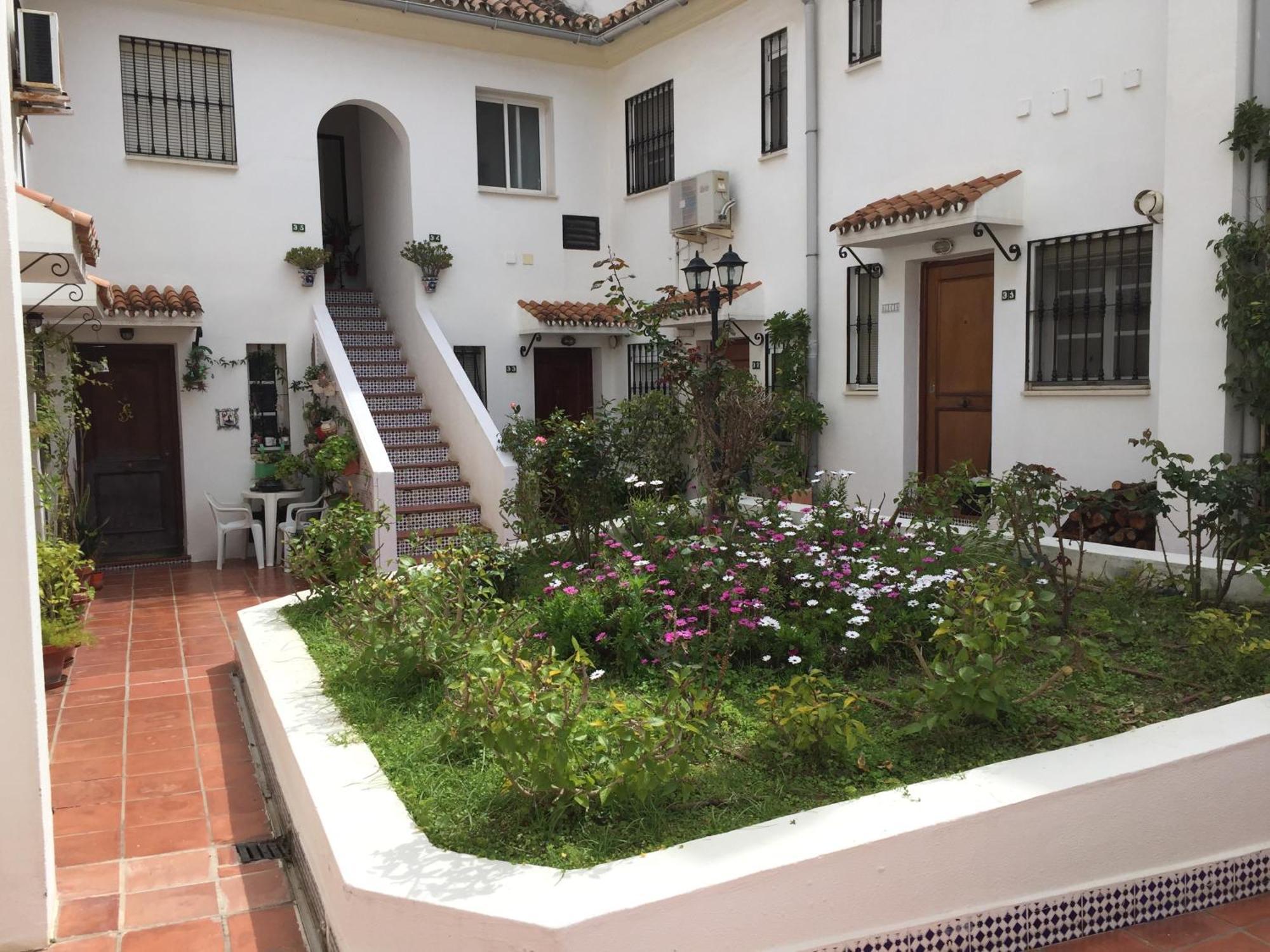El Cortijuelo. Magnificent Triplex Terraced House With Rooftop Of 18M2, Overlooking The Sea. Parking トレモリノス エクステリア 写真