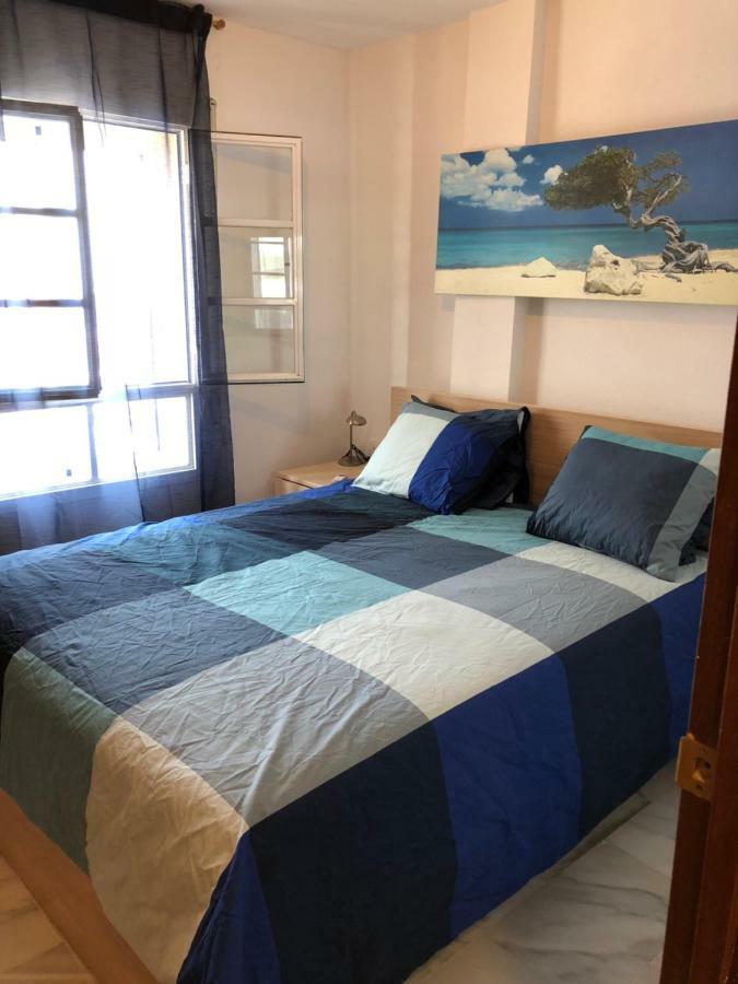 El Cortijuelo. Magnificent Triplex Terraced House With Rooftop Of 18M2, Overlooking The Sea. Parking トレモリノス エクステリア 写真